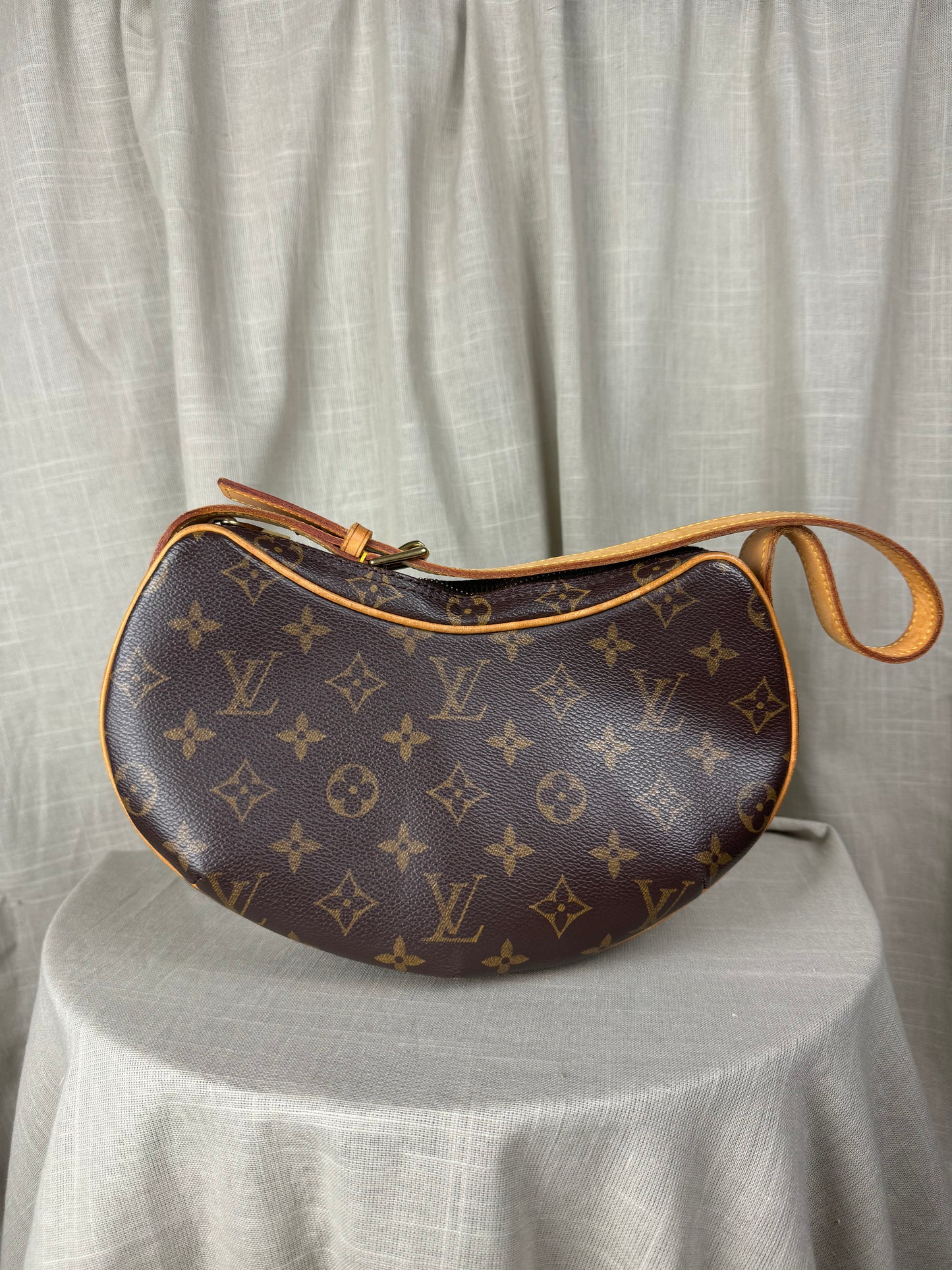 Louis Vuitton Monogram Croissant PM Schoudertas