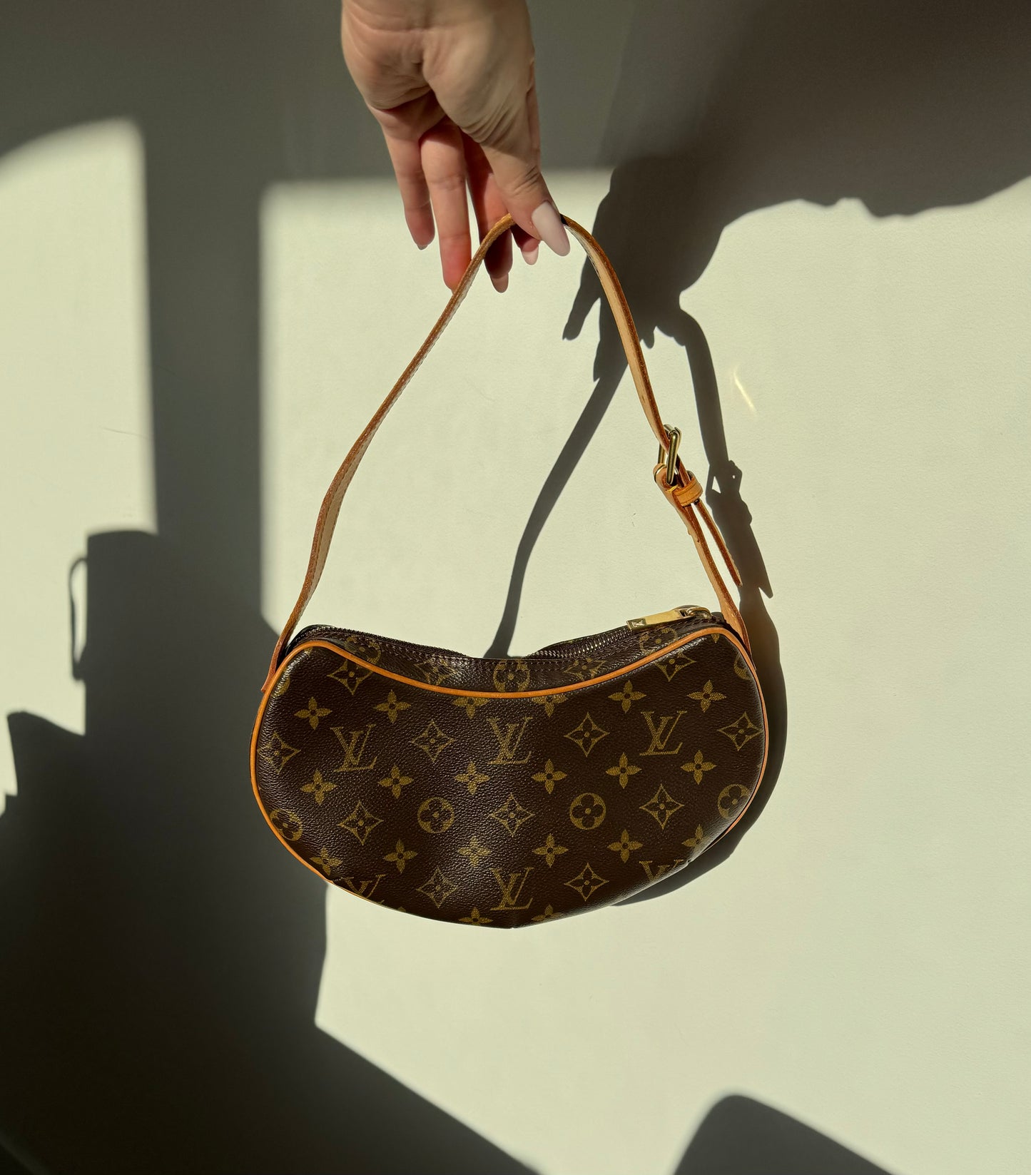 Louis Vuitton Monogram Croissant PM Schoudertas