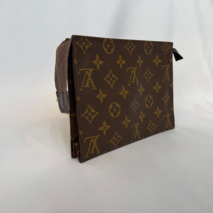 Louis Vuitton Toiletry Pouch 19 – Monogram Canvas